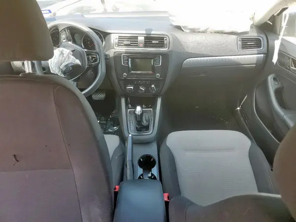 3VW2B7AJ1HM415000 2017 VOLKSWAGEN JETTA - Image 8