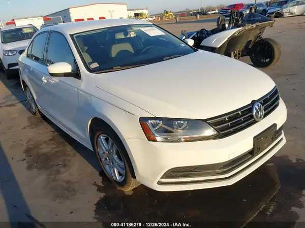 3VW2B7AJ1JM207687 2018 VOLKSWAGEN JETTA - Image 1