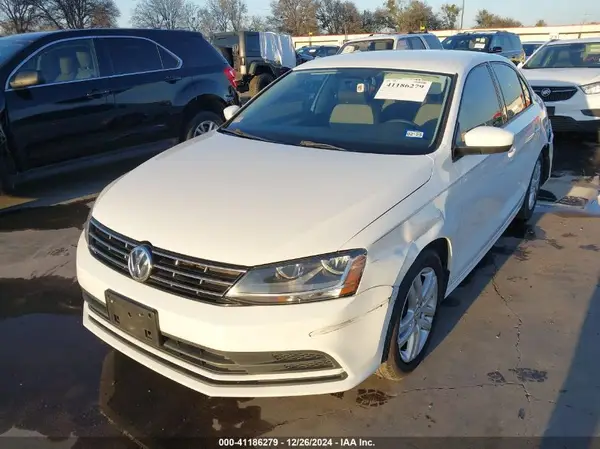 3VW2B7AJ1JM207687 2018 VOLKSWAGEN JETTA - Image 2