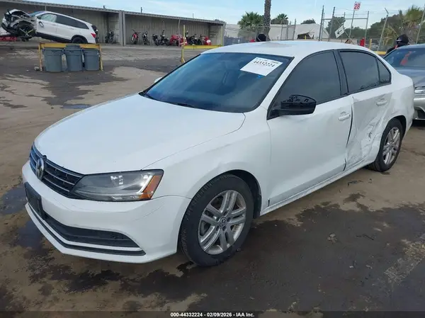 3VW2B7AJ1JM226515 2018 VOLKSWAGEN JETTA - Image 2