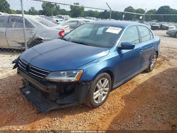 3VW2B7AJ1JM242553 2018 VOLKSWAGEN JETTA - Image 2