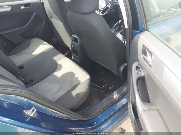 3VW2B7AJ1JM242553 2018 VOLKSWAGEN JETTA - Image 8