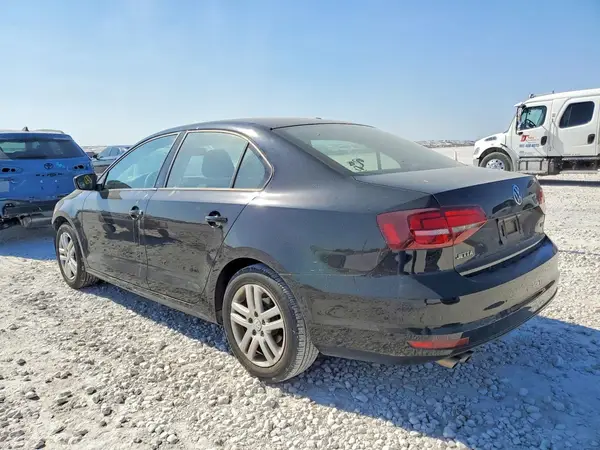 3VW2B7AJ1JM244481 2018 VOLKSWAGEN JETTA - Image 2