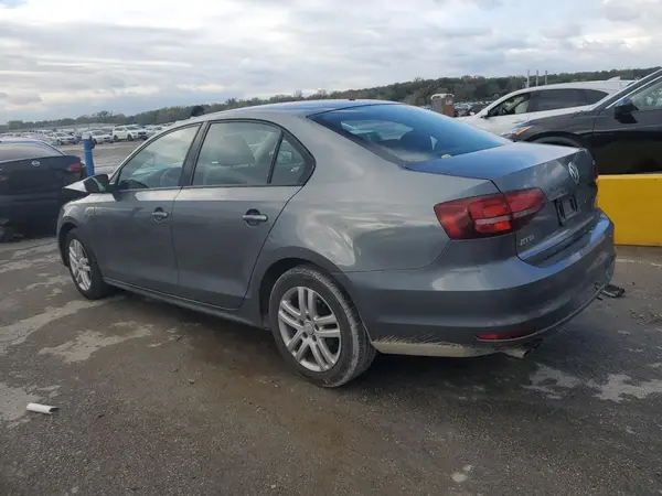 3VW2B7AJ1JM246330 2018 VOLKSWAGEN JETTA - Image 2