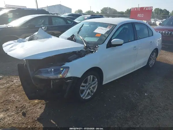 3VW2B7AJ1JM254511 2018 VOLKSWAGEN JETTA - Image 2