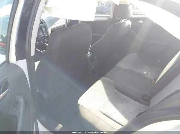 3VW2B7AJ1JM254511 2018 VOLKSWAGEN JETTA - Image 8