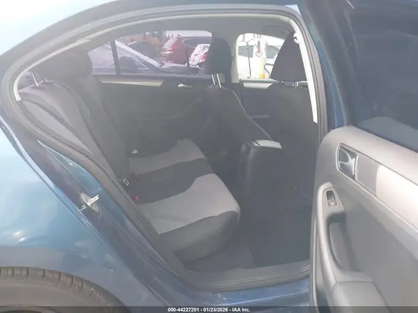 3VW2B7AJ1JM259479 2018 VOLKSWAGEN JETTA - Image 8