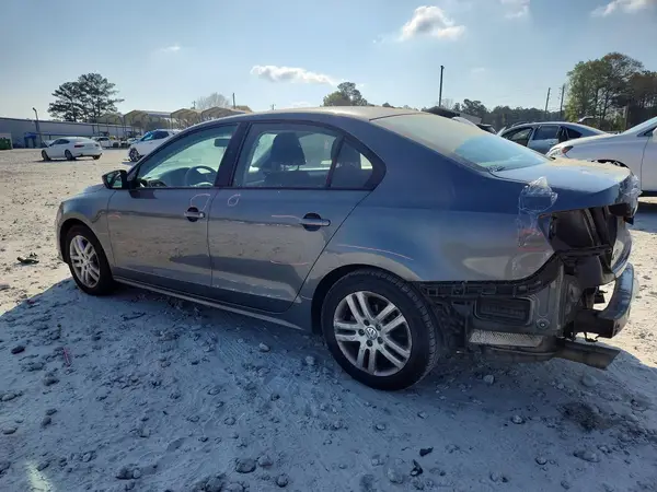 3VW2B7AJ1JM260387 2018 VOLKSWAGEN JETTA - Image 2
