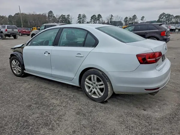 3VW2B7AJ1JM260857 2018 VOLKSWAGEN JETTA - Image 2