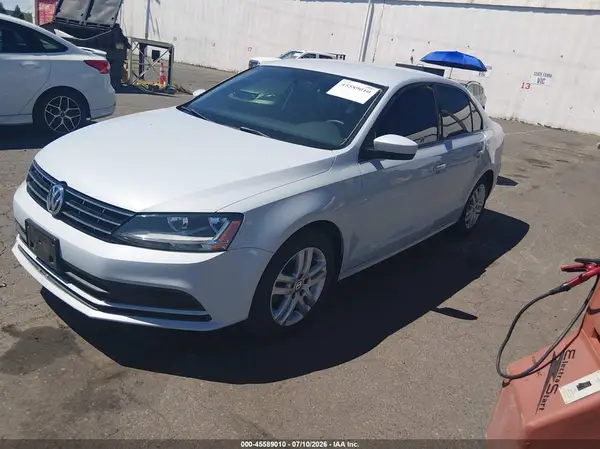 3VW2B7AJ1JM263001 2018 VOLKSWAGEN JETTA - Image 2