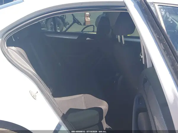 3VW2B7AJ1JM263001 2018 VOLKSWAGEN JETTA - Image 8