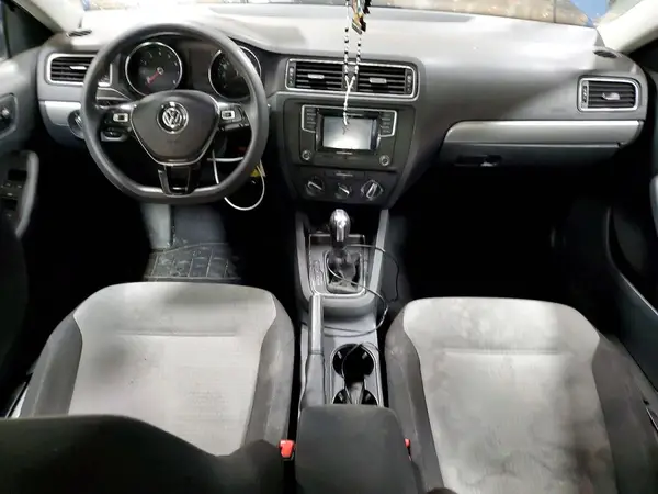 3VW2B7AJ2HM213184 2017 VOLKSWAGEN JETTA - Image 8