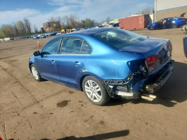 3VW2B7AJ2HM213508 2017 VOLKSWAGEN JETTA - Image 2