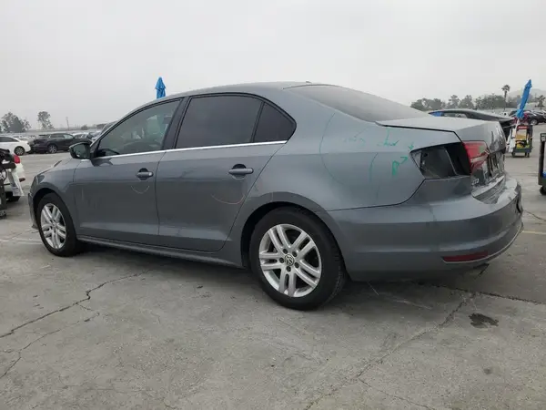 3VW2B7AJ2HM216358 2017 VOLKSWAGEN JETTA - Image 2