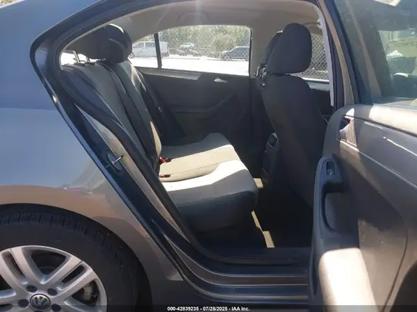 3VW2B7AJ2HM217817 2017 VOLKSWAGEN JETTA - Image 8