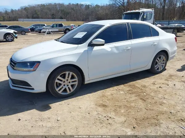 3VW2B7AJ2HM226341 2017 VOLKSWAGEN JETTA - Image 2