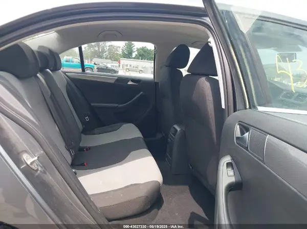 3VW2B7AJ2HM235184 2017 VOLKSWAGEN JETTA - Image 8
