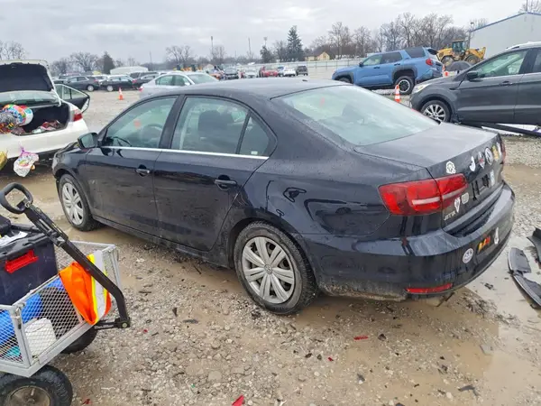 3VW2B7AJ2HM237520 2017 VOLKSWAGEN JETTA - Image 2