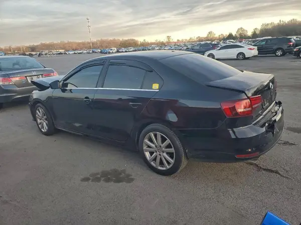 3VW2B7AJ2HM238344 2017 VOLKSWAGEN JETTA - Image 2