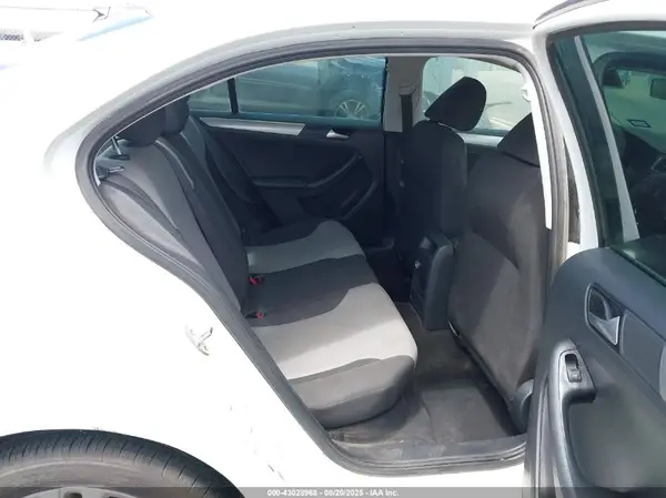 3VW2B7AJ2HM250624 2017 VOLKSWAGEN JETTA - Image 8