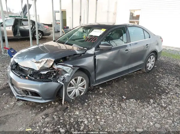 3VW2B7AJ2HM253846 2017 VOLKSWAGEN JETTA - Image 2