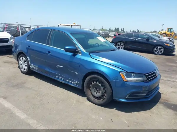 3VW2B7AJ2HM255869 2017 VOLKSWAGEN JETTA - Image 1