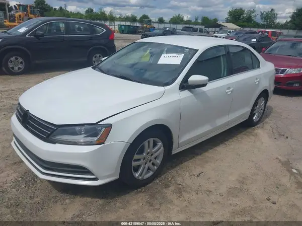 3VW2B7AJ2HM256858 2017 VOLKSWAGEN JETTA - Image 2