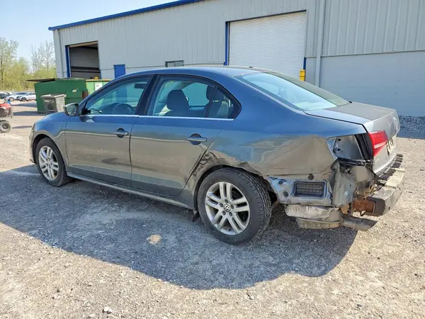 3VW2B7AJ2HM266774 2017 VOLKSWAGEN JETTA - Image 2