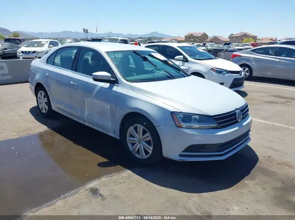 3VW2B7AJ2HM269030 2017 VOLKSWAGEN JETTA - Image 1