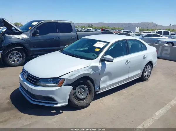 3VW2B7AJ2HM269030 2017 VOLKSWAGEN JETTA - Image 2