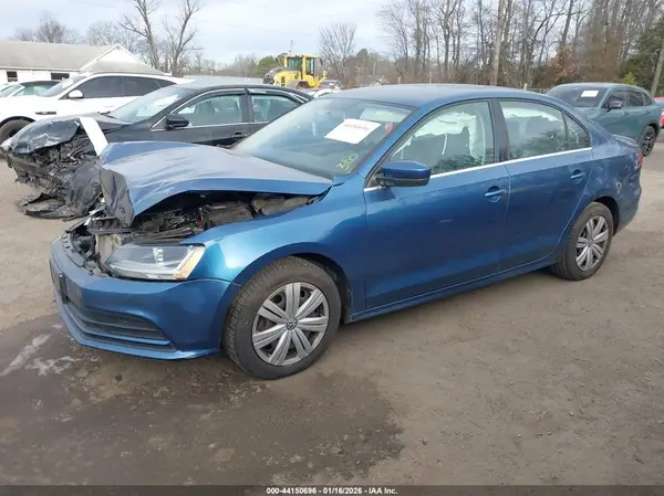 3VW2B7AJ2HM269254 2017 VOLKSWAGEN JETTA - Image 2