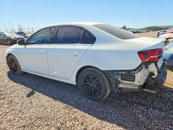 3VW2B7AJ2HM273966 2017 VOLKSWAGEN JETTA - Image 2