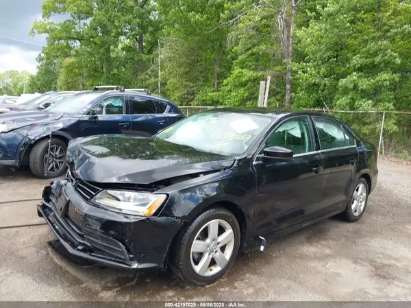 3VW2B7AJ2HM283638 2017 VOLKSWAGEN JETTA - Image 2