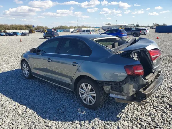 3VW2B7AJ2HM298883 2017 VOLKSWAGEN JETTA - Image 2