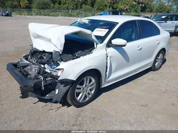 3VW2B7AJ2HM307761 2017 VOLKSWAGEN JETTA - Image 2