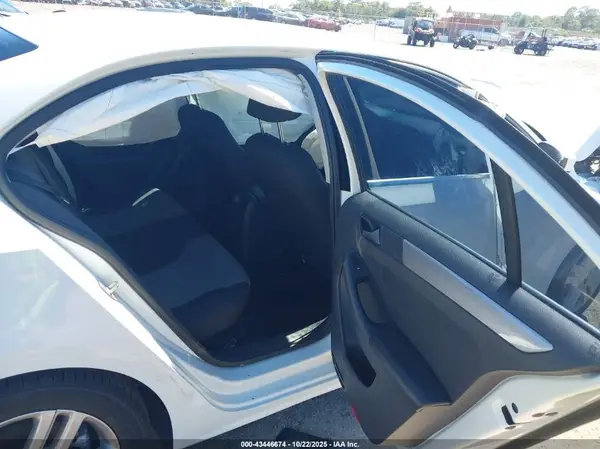 3VW2B7AJ2HM307761 2017 VOLKSWAGEN JETTA - Image 8