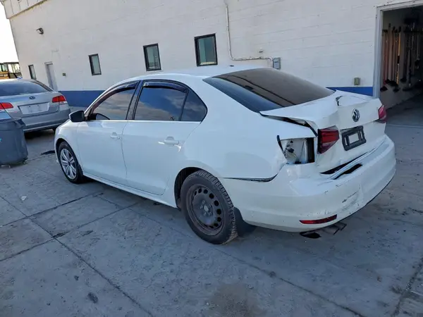 3VW2B7AJ2HM310370 2017 VOLKSWAGEN JETTA - Image 2