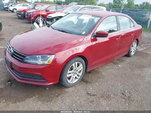 3VW2B7AJ2HM314001 2017 VOLKSWAGEN JETTA - Image 2