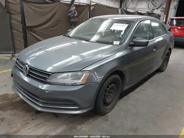 3VW2B7AJ2HM315035 2017 VOLKSWAGEN JETTA - Image 2