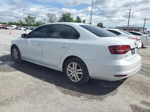 3VW2B7AJ2HM317304 2017 VOLKSWAGEN JETTA - Image 2