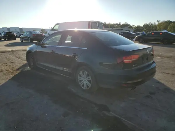 3VW2B7AJ2HM319392 2017 VOLKSWAGEN JETTA - Image 2