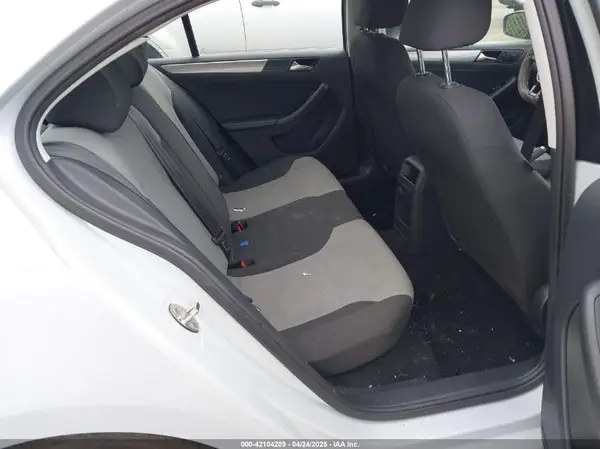 3VW2B7AJ2HM321028 2017 VOLKSWAGEN JETTA - Image 8