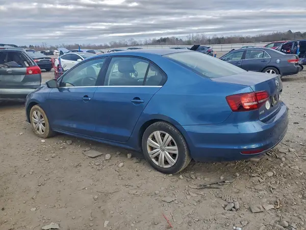 3VW2B7AJ2HM334992 2017 VOLKSWAGEN JETTA - Image 2