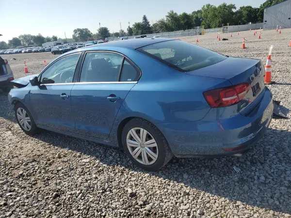 3VW2B7AJ2HM335186 2017 VOLKSWAGEN JETTA - Image 2
