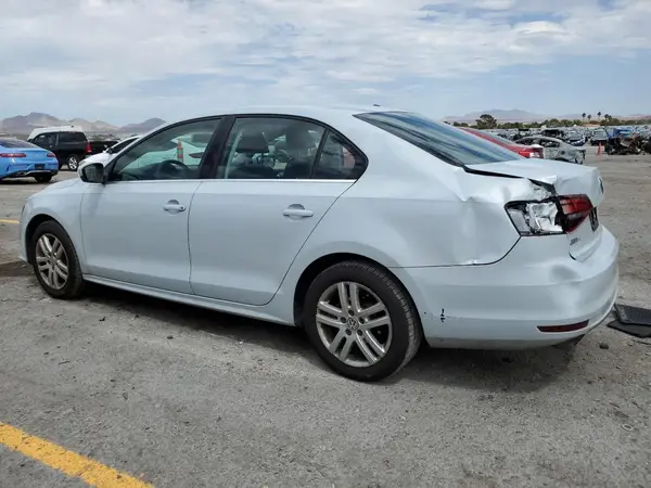 3VW2B7AJ2HM335642 2017 VOLKSWAGEN JETTA - Image 2
