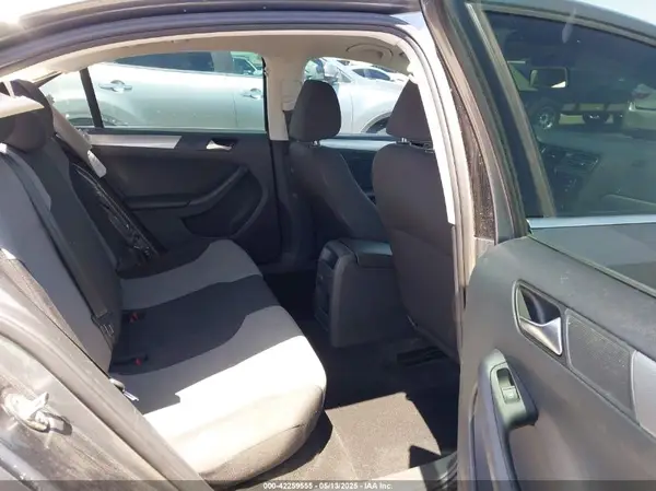3VW2B7AJ2HM337763 2017 VOLKSWAGEN JETTA - Image 8