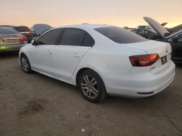 3VW2B7AJ2HM350223 2017 VOLKSWAGEN JETTA - Image 2