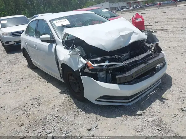 3VW2B7AJ2HM353008 2017 VOLKSWAGEN JETTA - Image 1
