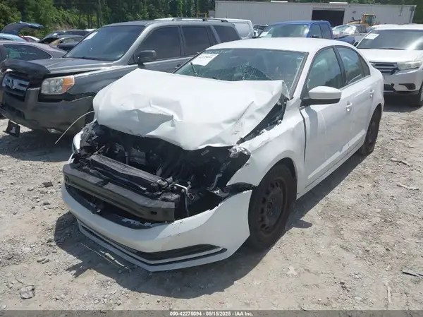3VW2B7AJ2HM353008 2017 VOLKSWAGEN JETTA - Image 2