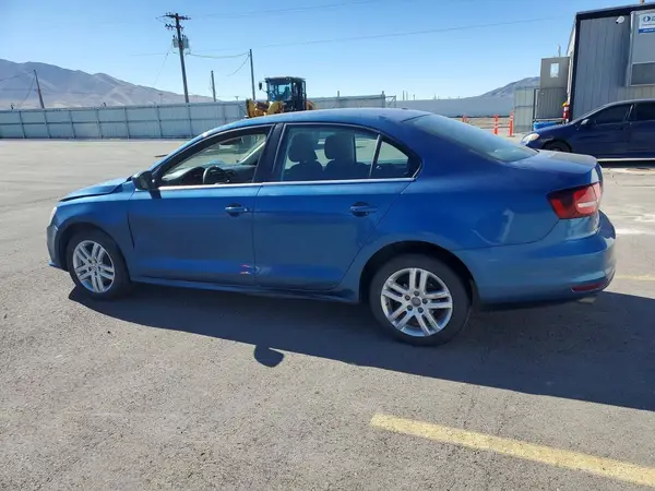3VW2B7AJ2HM354613 2017 VOLKSWAGEN JETTA - Image 2
